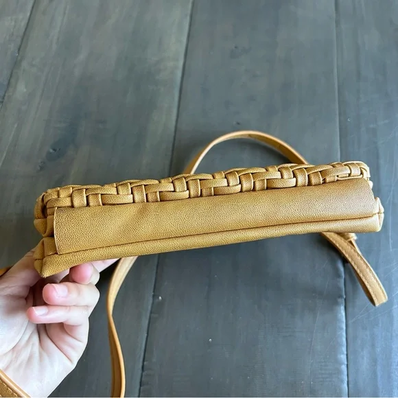 Street Level Woven Cross Body Bag - Picture 8 of 8